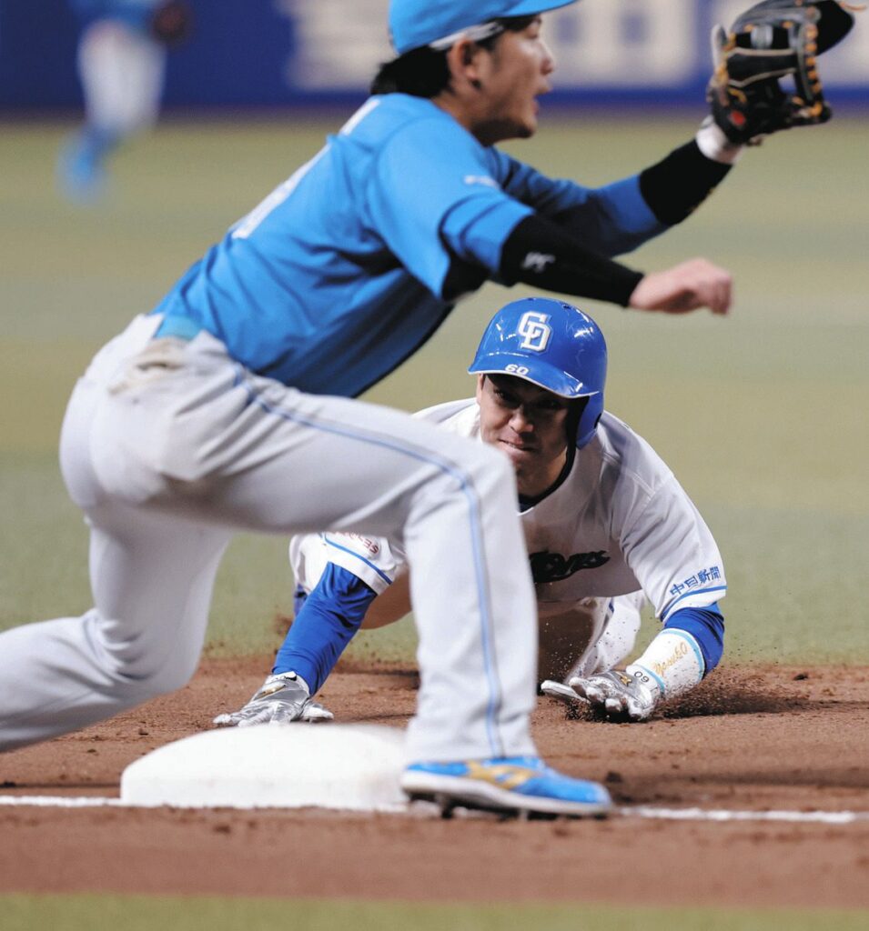 ９回裏無死二塁、石伊の送りバントで三塁を突くもタッチアウトとなる二走山本