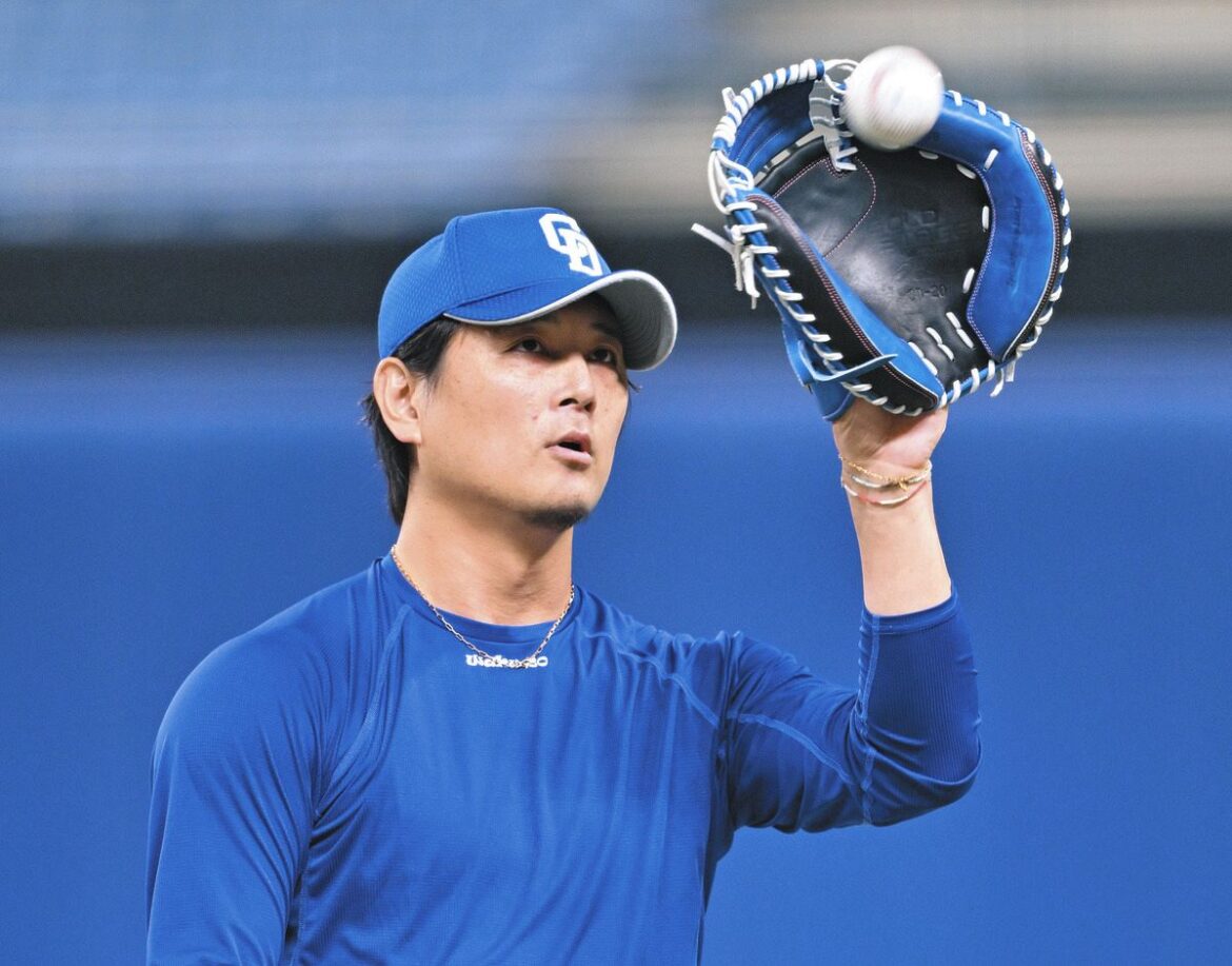 キャッチボールする涌井