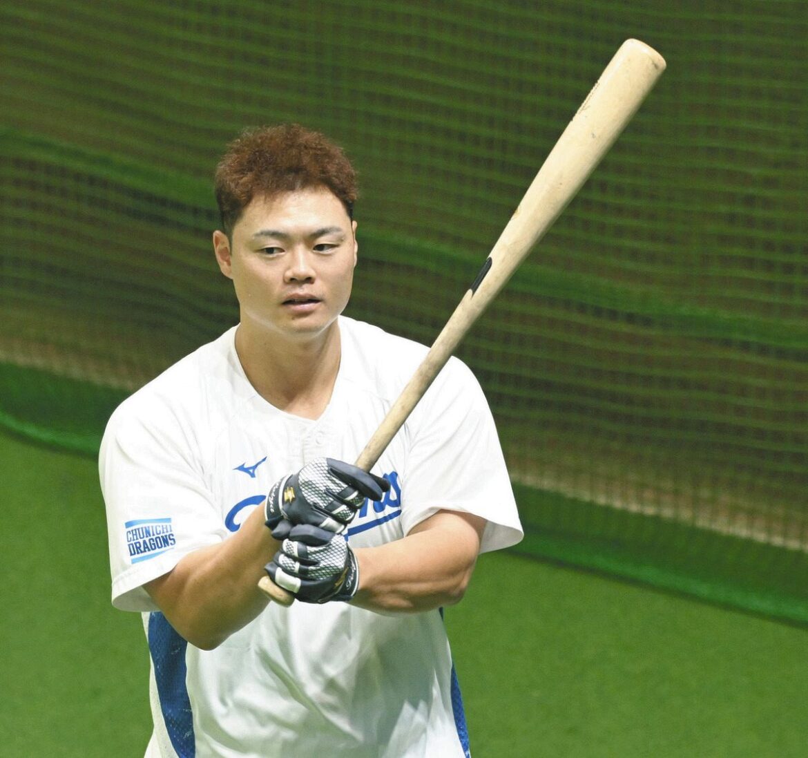 打撃練習をする細川