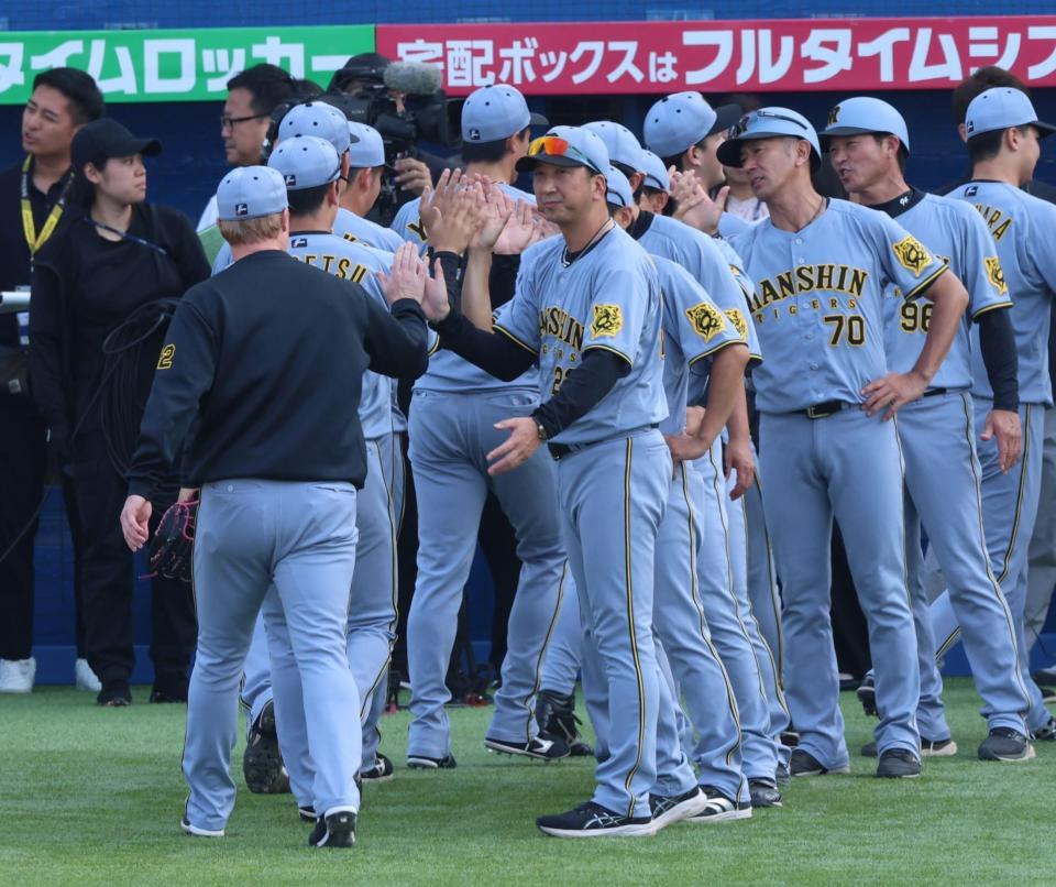 阪神・藤川監督 7連敗もあった6月は11勝11敗の五分も「特に何にもないというのが現実ですね」 – デイリースポーツ 阪神・藤川監督 7連敗もあった6月は11勝11敗の五分も「特に何にもないというのが現実ですね」 - デイリースポーツ