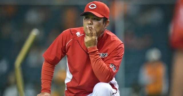 「この生活を続けたら主人は死ぬ」広島カープ3連覇の監督“壮絶だった”仕事量…緒方孝市“夫人”が語る「タバコの灰皿は山積み」「早朝5時まで電気が…」 – プロ野球 – Number Web 「この生活を続けたら主人は死ぬ」広島カープ3連覇の監督“壮絶だった”仕事量…緒方孝市“夫人”が語る「タバコの灰皿は山積み」「早朝5時まで電気が…」 - プロ野球 - Number Web