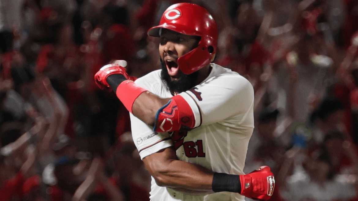 ファビアン、逆転満塁ホームラン 「ファンノミナサン、スキジャケエ」 6月18日ソフトバンク戦 - 中国新聞デジタル