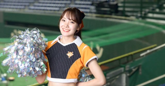 「1日350杯売った」東京ドーム“伝説のビール売り子”が巨人チアの人気メンバーに…「オーディション落選なら無職でした」熱烈Gファンの“華麗なる転身” – プロ野球 – Number Web 「1日350杯売った」東京ドーム“伝説のビール売り子”が巨人チアの人気メンバーに…「オーディション落選なら無職でした」熱烈Gファンの“華麗なる転身” - プロ野球 - Number Web