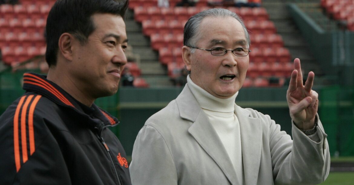 「長嶋さんは守り神」巨人の歴史が動いた“長嶋茂雄→原辰徳への監督継承…“屈辱の代打宣告”でも揺るがない師弟関係「じつは長嶋と原には共通点が」 – プロ野球 – Number Web 「長嶋さんは守り神」巨人の歴史が動いた“長嶋茂雄→原辰徳への監督継承…“屈辱の代打宣告”でも揺るがない師弟関係「じつは長嶋と原には共通点が」 - プロ野球 - Number Web