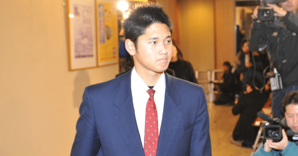 「申し訳ない」大谷翔平ドラ1指名後、栗山監督が報道陣を通して真っ先に謝罪…逆風の日本ハムが「メジャー志望」大谷18歳の心をつかんだ理由 – ドラフト会議 | プロ野球 – Number Web 「申し訳ない」大谷翔平ドラ1指名後、栗山監督が報道陣を通して真っ先に謝罪…逆風の日本ハムが「メジャー志望」大谷18歳の心をつかんだ理由 - ドラフト会議 | プロ野球 - Number Web