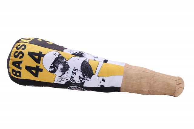 7月1日からの巨人3連戦でレジェンズコラボグルメ第3弾 　バックスクリーン3連発バット型クッションが90人に当たる