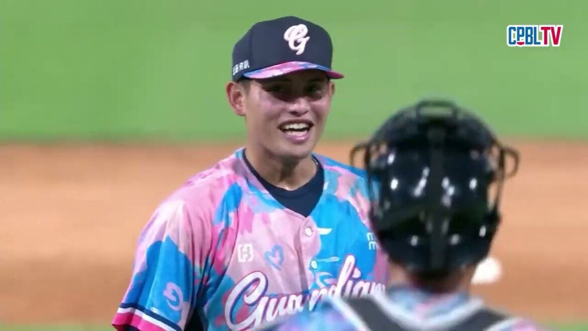 06/29 味全 VS 富邦 九局上,張奕登板關門僅用13球送出兩次奪三振,替富邦上半季最後一場新莊戰役畫下勝利句點 06/29 味全 VS 富邦 九局上,張奕登板關門僅用13球送出兩次奪三振,替富邦上半季最後一場新莊戰役畫下勝利句點