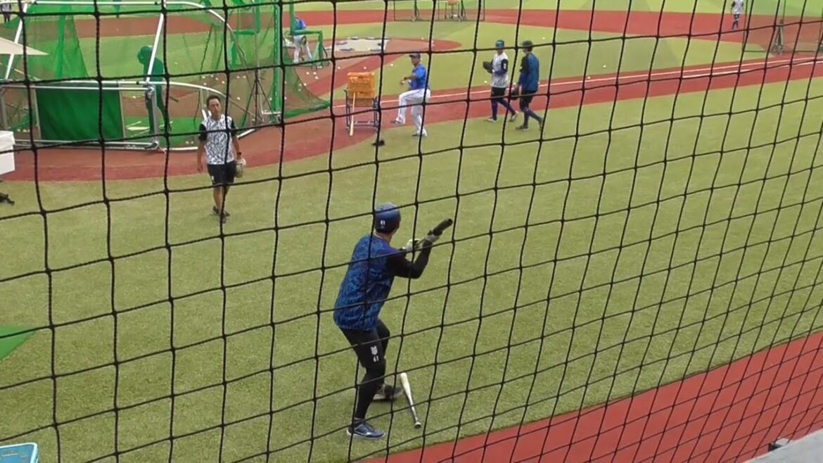 2025年6月24日 イースタンリーグ 巨人戦 蝦名 達夫 選手のバント練習