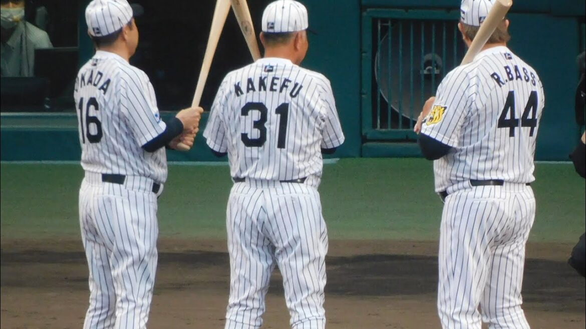 【最後は並んで記念撮影】バース 掛布 岡田 2025.7.1 レジェンドデー 【最後は並んで記念撮影】バース 掛布 岡田 2025.7.1 レジェンドデー