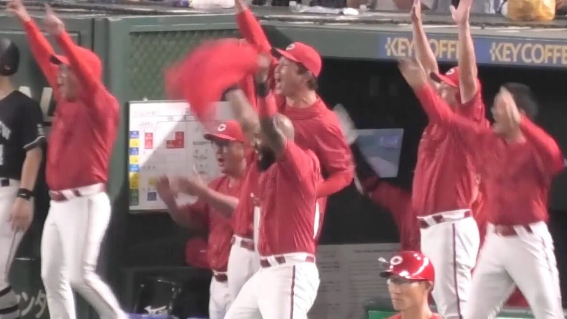 9回、菊池涼介が値千金待望のタイムリー！カープ逆転の瞬間のカープベンチ！広島東洋カープvs読売ジャイアンツ 2025年7月6日