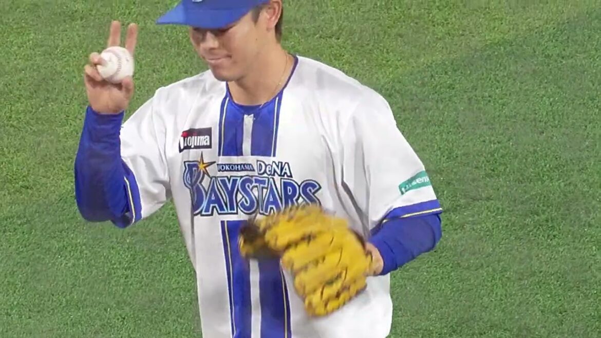 【中川颯】①今日も6回表から颯が登場！②三振を奪い1アウト③2アウト④見事に抑え6回裏の三浦監督の円陣に参加！(2025.7.6/横浜スタジアム）