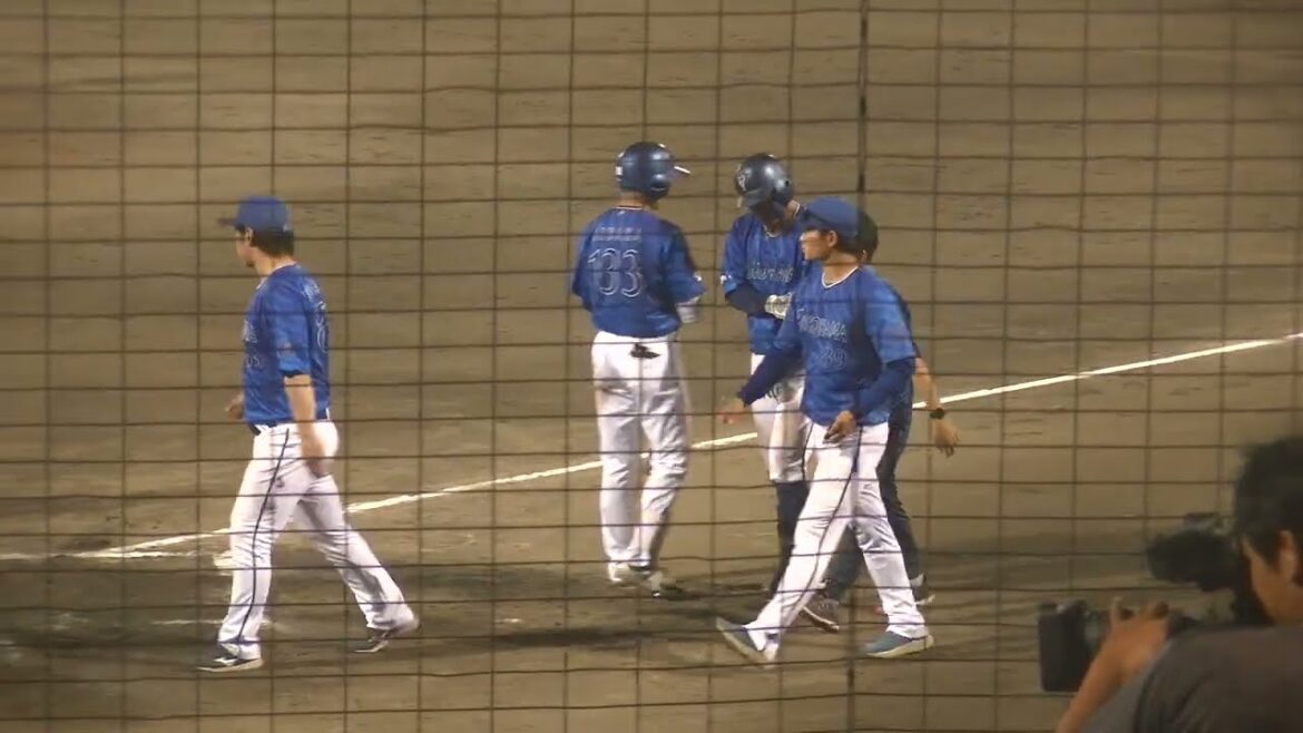 横浜DeNAベイスターズ 知野直人選手がデッドボールを受け試合が中断した時の様子 治療を試みるも田内真翔選手が代走に VS くふうハヤテベンチャーズ 草薙球場