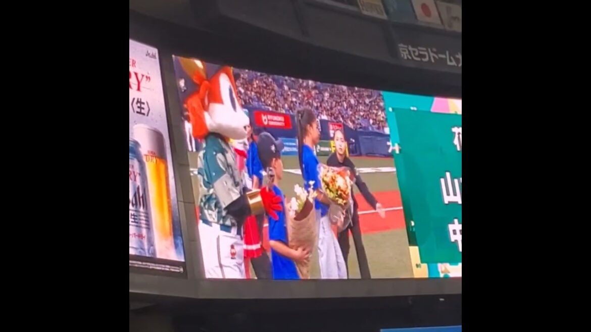 20250710　JR西日本硬式野球部！ﾗｵｳこと杉本裕太郎、佐藤直樹に花束贈呈@京ｾﾗﾄﾞｰﾑ大阪･ﾚﾌﾄ外野下段 Bsｵﾘ姫ﾃﾞｰ2025