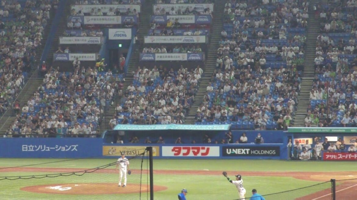 DeNA 蝦名達夫 盗塁成功　サード赤羽由紘と交錯　ヤクルト vs DeNA　2025年7月8日(火) 神宮球場