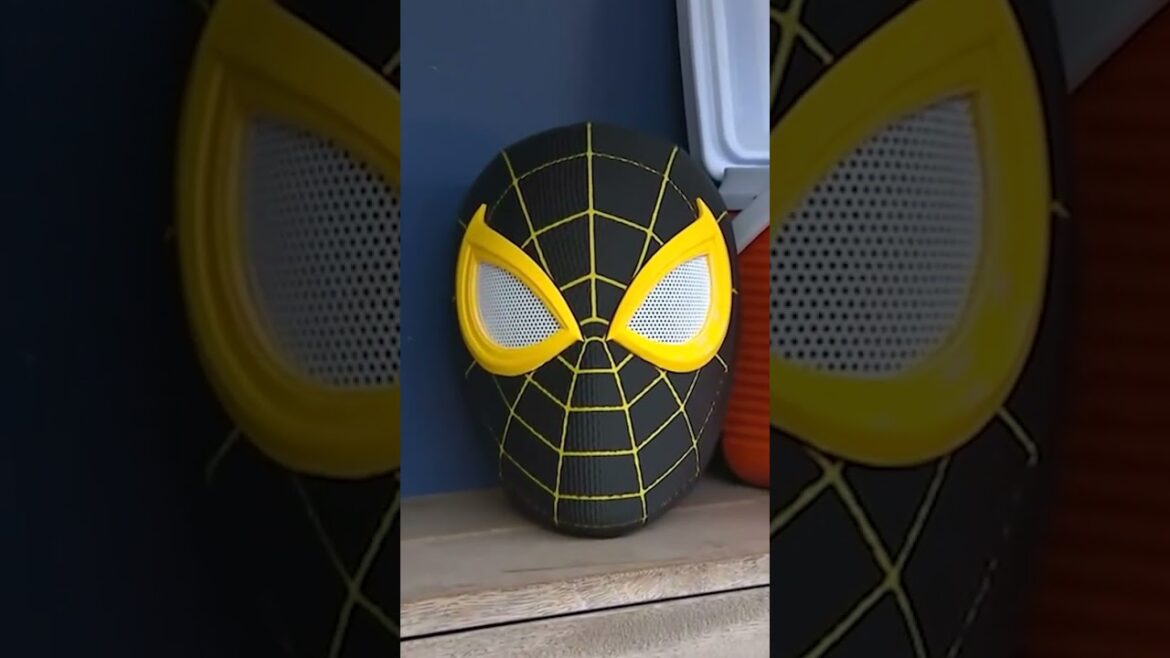 A 10-year-old Pirates fan presented Oneil Cruz with a black & gold Spider-Man mask 🔥