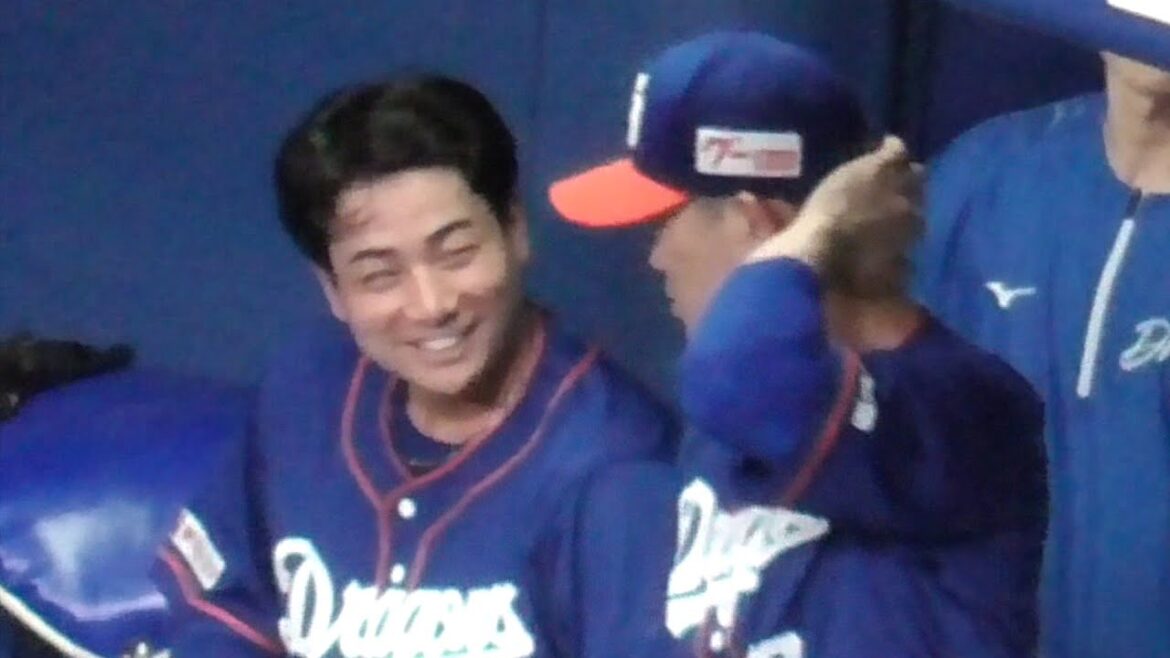石伊雄太を笑顔にする大野奨太コーチ　中日ドラゴンズVS広島東洋カープ　2025/07/12