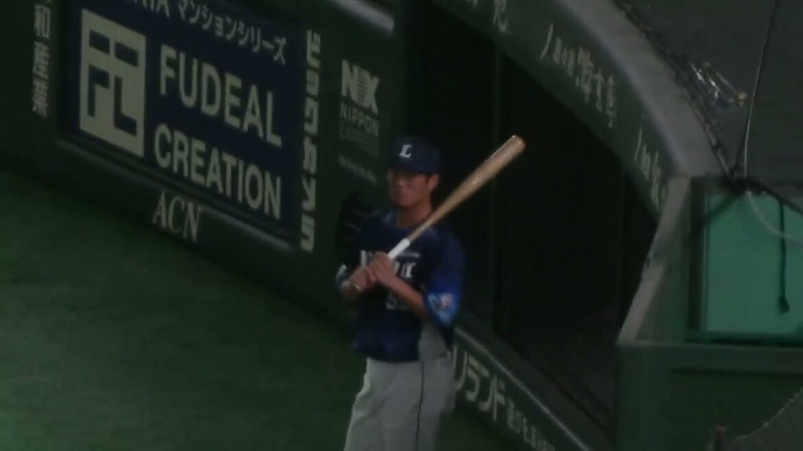 ネクストで準備するライオンズ牧野翔矢（読売ジャイアンツ対 西武ライオンズ 2025年6月20日）