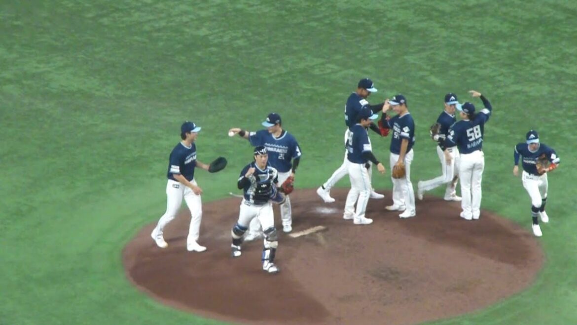 北海道日本ハムファイターズ 達孝太がネビンをセカンドゴロに打ち取り試合終了 セカンド山縣秀はナイスプレー　西武 1 - 2 日本ハム　2025年7月14日(月)　東京ドーム