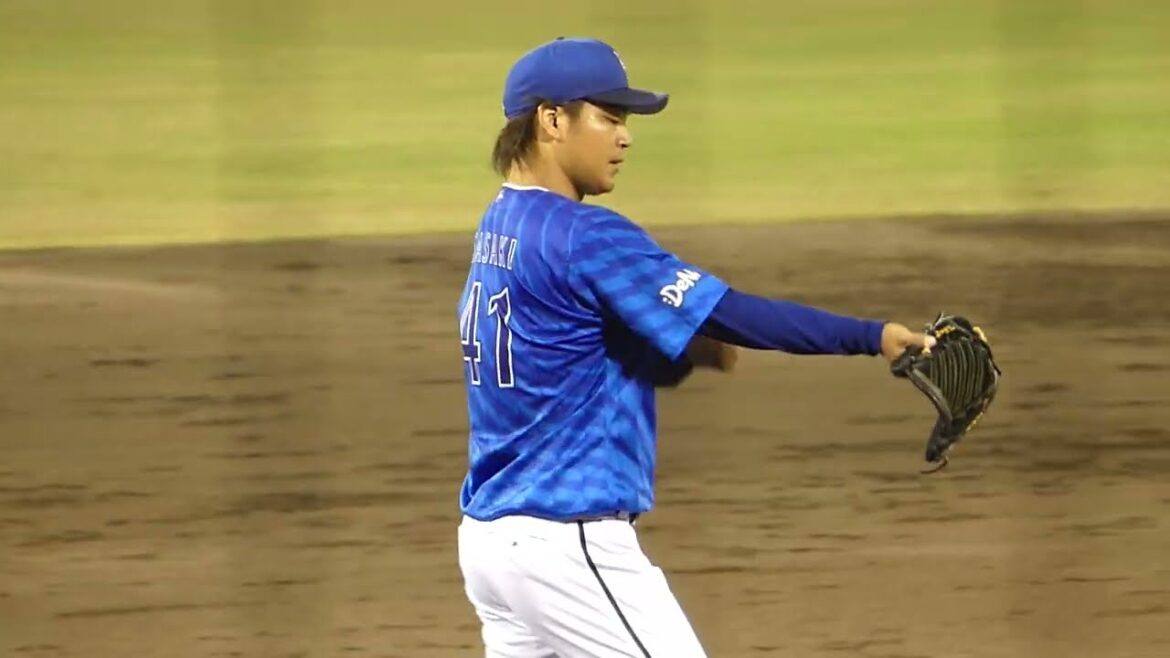 2025年7月8日 ファーム交流戦 くふうハヤテ戦・佐々木 千隼 投手の準備投球（ボールデッド中)