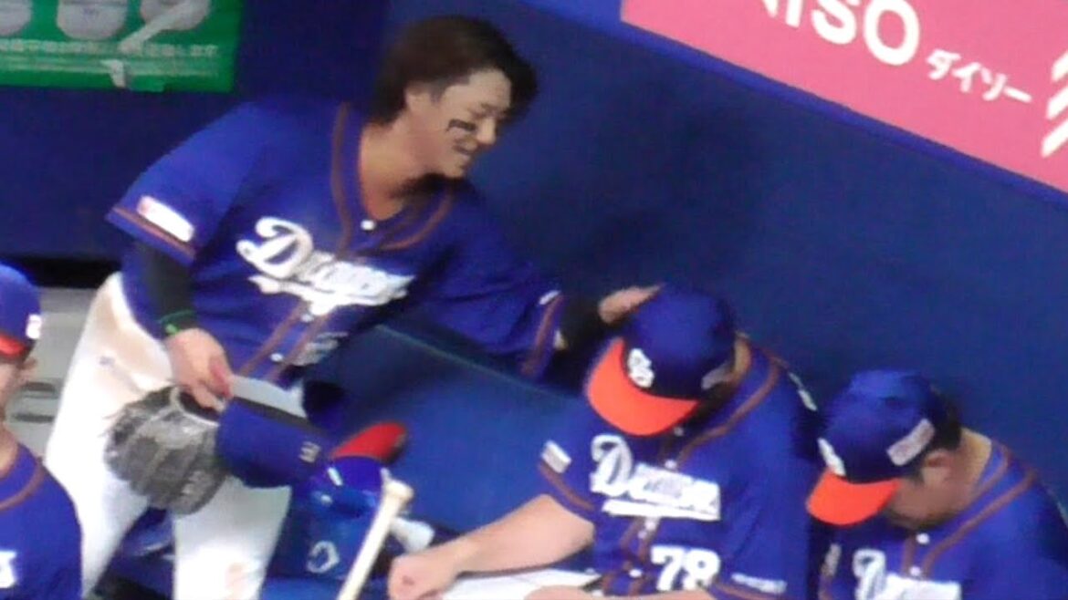 佐藤龍世　なぜか森野コーチからご利益パワーをもらう　中日ドラゴンズVS広島東洋カープ　2025/07/12