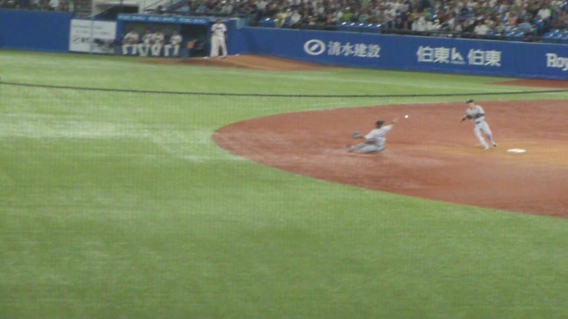 巨人 門脇誠 ナイスプレー　ヤクルト vs 巨人　2025年7月17日(木)　神宮球場