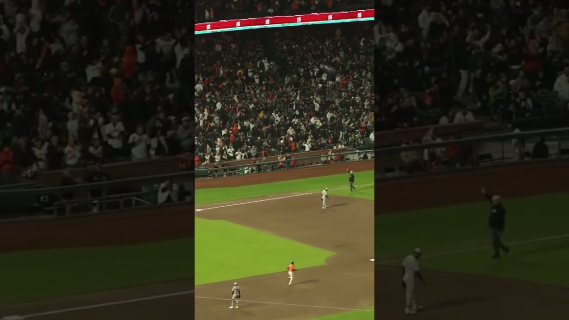 WOW! This angle of Wilmer Flores' third home run 🔥#RivalryWeekend