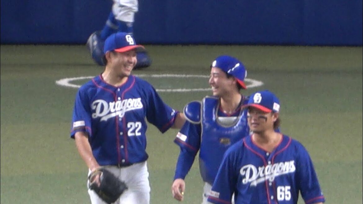 大野雄大　完投勝利の瞬間！！キャッチャーの石伊と喜び合うも完封を逃して少し悔しそうな表情を見せる！（2025/7/12）