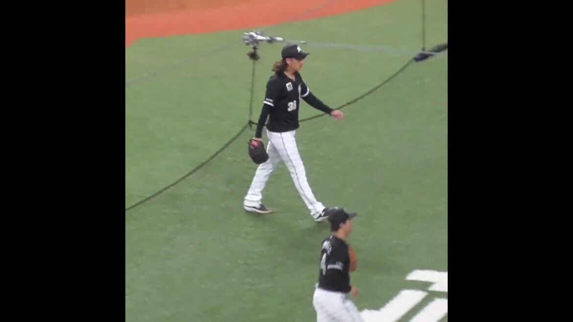 坂本 光士郎　追加点許さず 大下 誠一郎 に出迎えられる　#千葉ロッテマリーンズ