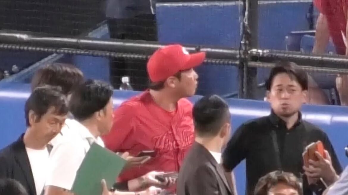 新井監督、ファンから何かを言われスタンドを見る⁉️足早に神宮球場を後にするカープナイン！広島東洋カープvs東京ヤクルトスワローズ 2025年7月21日