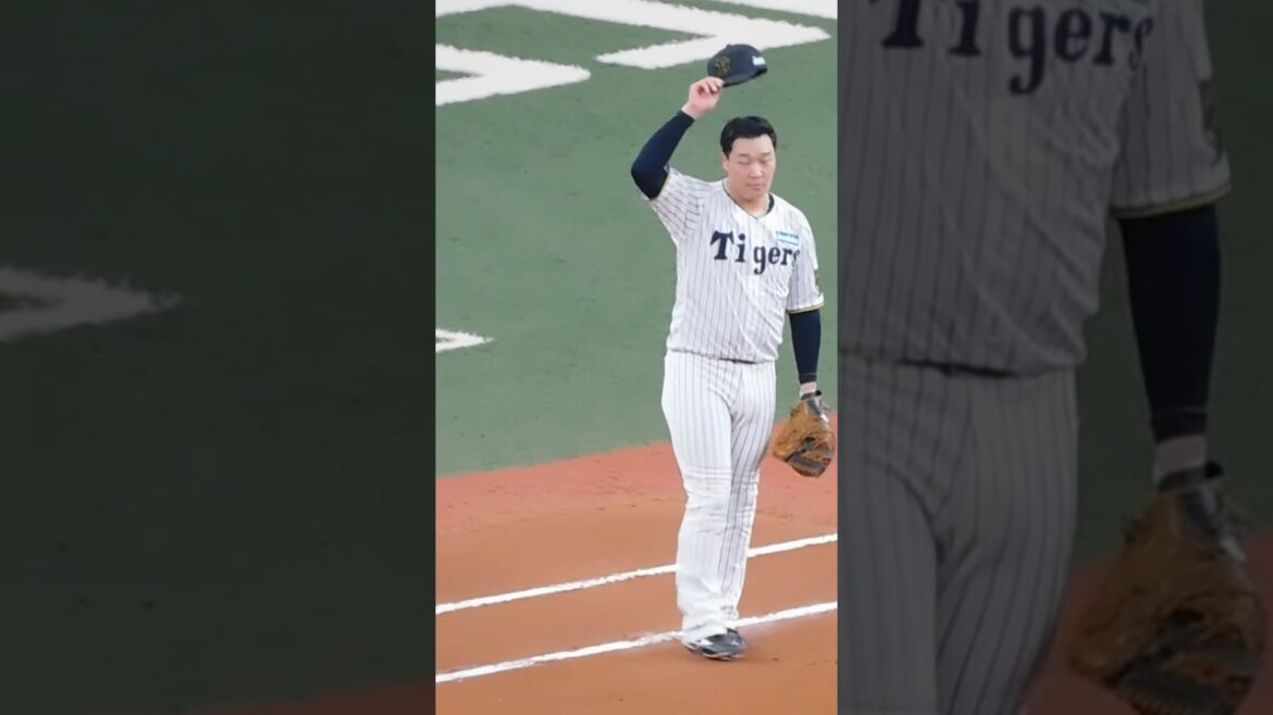 【本日3打点】2点タイムリー三塁打を放ちファンの歓声に応える大山悠輔 【本日3打点】2点タイムリー三塁打を放ちファンの歓声に応える大山悠輔