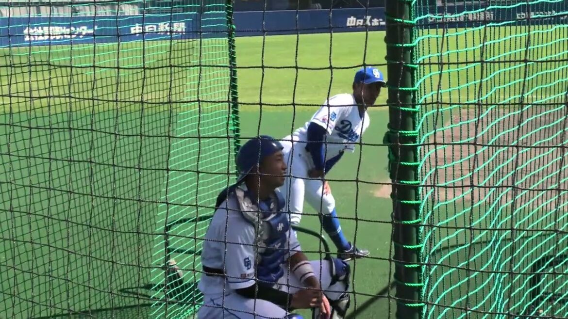 中日ドラゴンズ 根尾昂投手がブルペンにやってきて味谷大誠選手・ブルペンキャッチャーの方と話し込む 2025/6/20 ナゴヤ球場