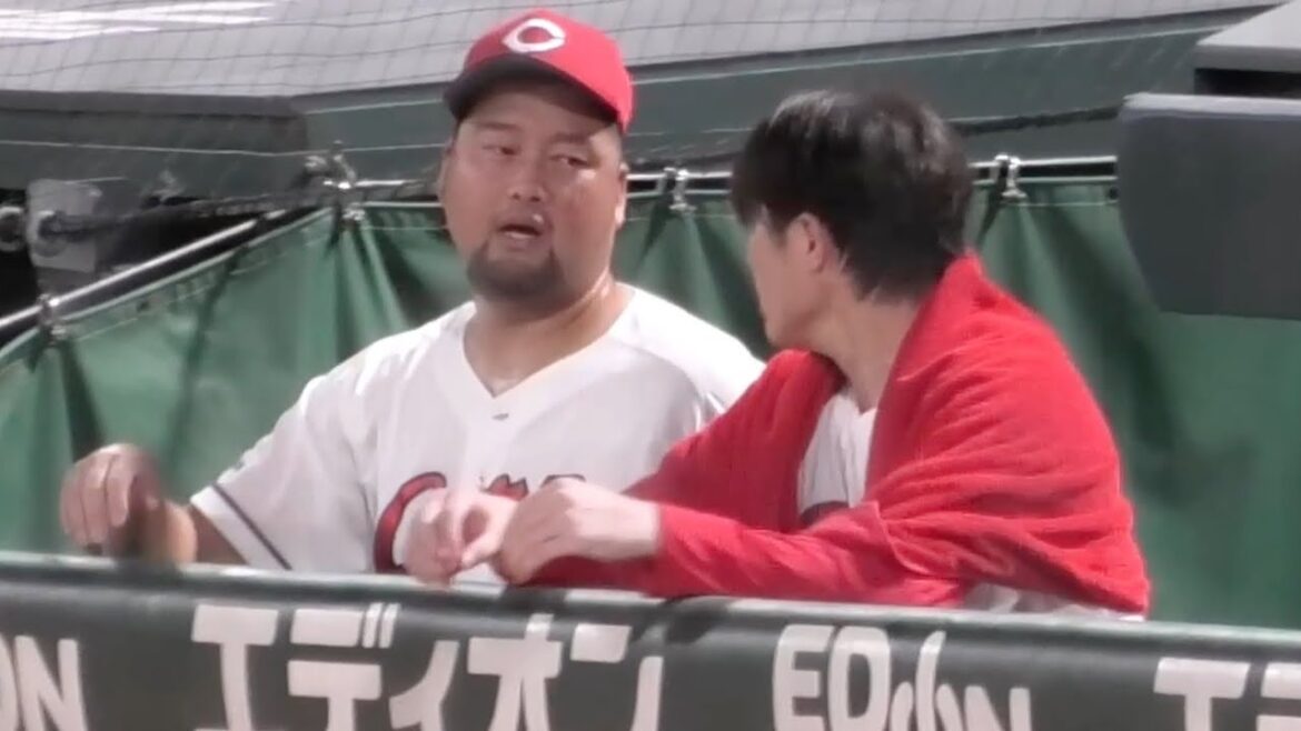 アクシデント降板した森下暢仁に「ごめん、すまん」と謝る中﨑翔太！広島東洋カープvs読売ジャイアンツ 2025年7月26日