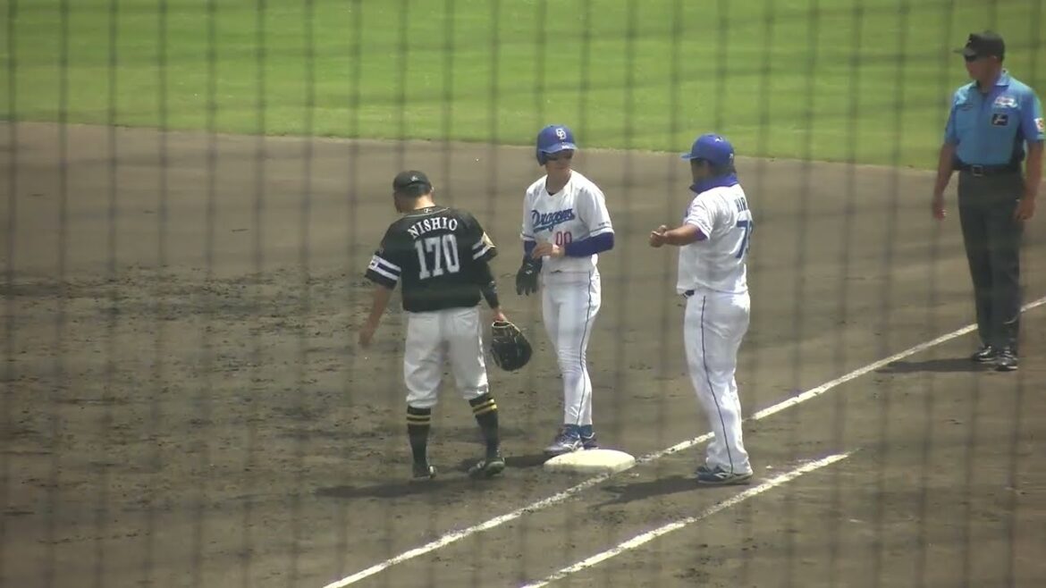 中日ドラゴンズ 尾田剛樹選手が福岡ソフトバンクホークス 上沢直之投手からタイムリーヒットを打ち拍手が 2025/7/25 ナゴヤ球場