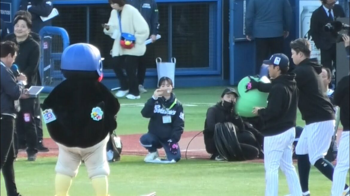 【スワローズファン感2024】空中くるりんぱ対決! 【スワローズファン感2024】空中くるりんぱ対決!