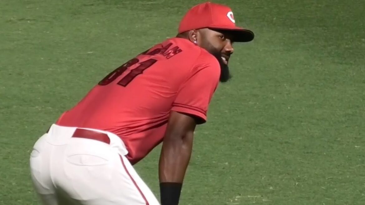 大瀬良投手の治療中、阪神ファンのイジリに笑顔で対応するファビアン！広島東洋カープvs阪神タイガース！2025年7月30日