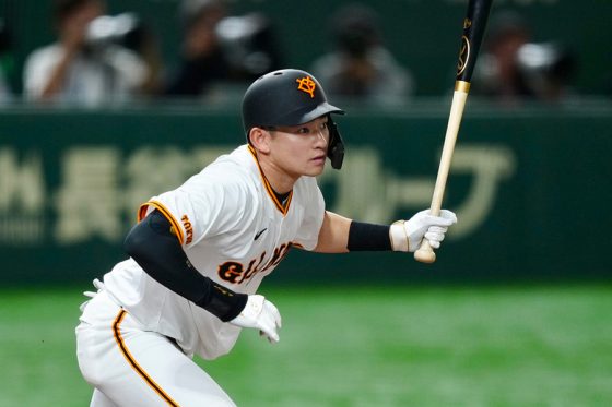 巨人逸材が”爆速”でホーム激走「ものすごかった」 打球が転々…裏で目立った守備「酷い」 | Full-Count 巨人逸材が"爆速"でホーム激走「ものすごかった」 打球が転々…裏で目立った守備「酷い」 | Full-Count