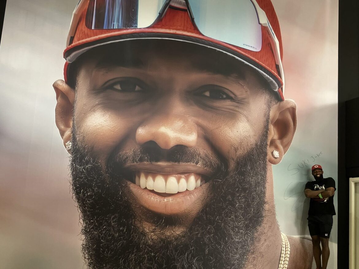 【広島】ファビアンが本拠地の〝顔〟に抜擢 巨大壁画起用に「とっても嬉しいです」（東スポWEB） - Yahoo!ニュース - Yahoo!ニュース