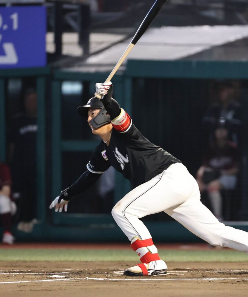 【ロッテ】ドラ１ルーキー西川史礁が同点の左前適時打「うまく拾うことができてよかったです」（スポーツ報知） - Yahoo!ニュース - Yahoo!ニュース