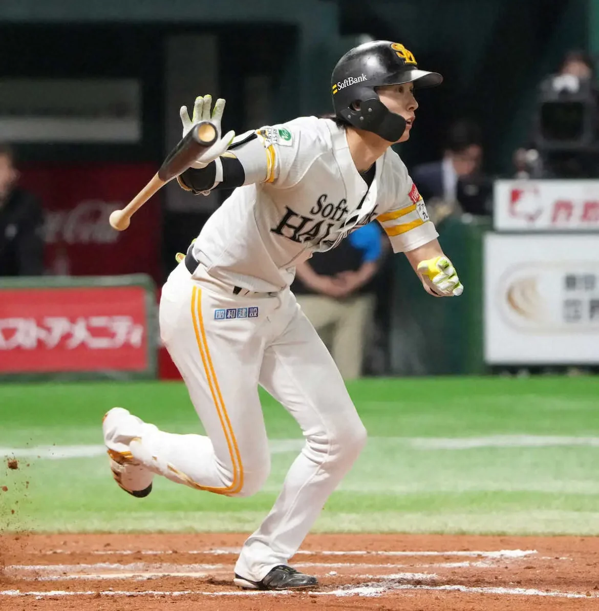 ソフトバンクの韋駄天・周東“三塁前ヒット”に驚嘆の声「速すぎて本当に草」「足がバグってる」 - スポニチ Sponichi Annex 野球