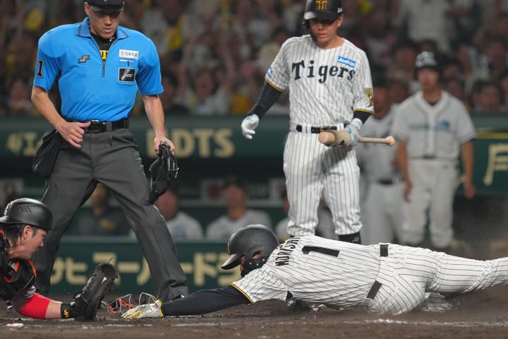 「全力で腕を回したのがドラマの始まり」森下翔太の"神の手タッチ"はどのように起きたのか 球界OBの考察「甲斐は最終的にタッチはできたのかもしれないけど…」(CoCoKARAnext) – Yahoo!ニュース – Yahoo!ニュース 「全力で腕を回したのがドラマの始まり」森下翔太の"神の手タッチ"はどのように起きたのか 球界OBの考察「甲斐は最終的にタッチはできたのかもしれないけど…」(CoCoKARAnext) - Yahoo!ニュース - Yahoo!ニュース