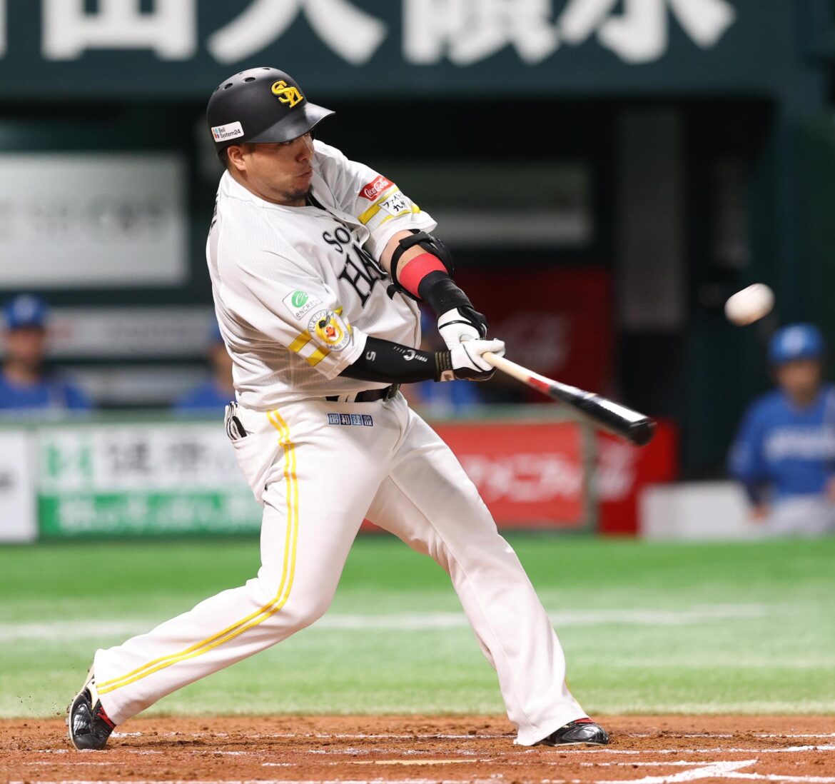 前夜劇的サヨナラ打のソフトバンク山川穂高、第1打席で確信歩きの12号ソロ 1軍復帰後6戦3発8打点の大暴れ（西スポWEB OTTO！） - Yahoo!ニュース - Yahoo!ニュース