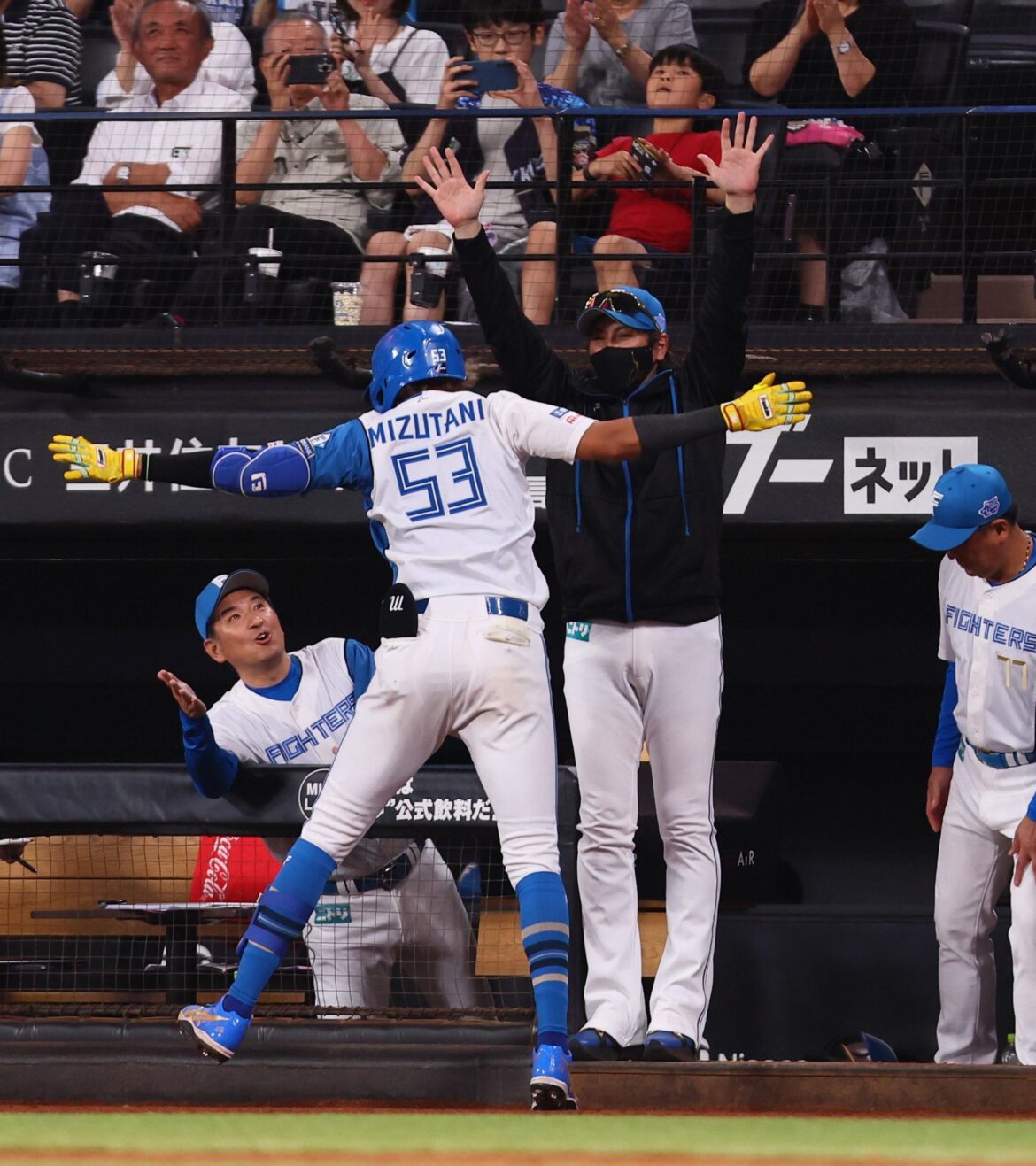 「開幕戦」制し２位浮上の日本ハム・新庄監督 圧巻２発の水谷を称賛「すごい打球。何番アイアン？」 ５回降板の伊藤は「プチ熱中」と明かす（デイリースポーツ） - Yahoo!ニュース - Yahoo!ニュース