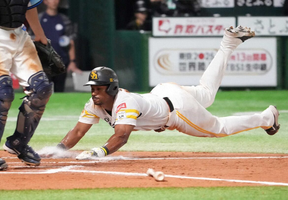 ソフトバンク 首位に1ゲーム差キープ 助っ人ダウンズ気迫のヘッスラで決勝点！（スポニチアネックス） - Yahoo!ニュース - Yahoo!ニュース