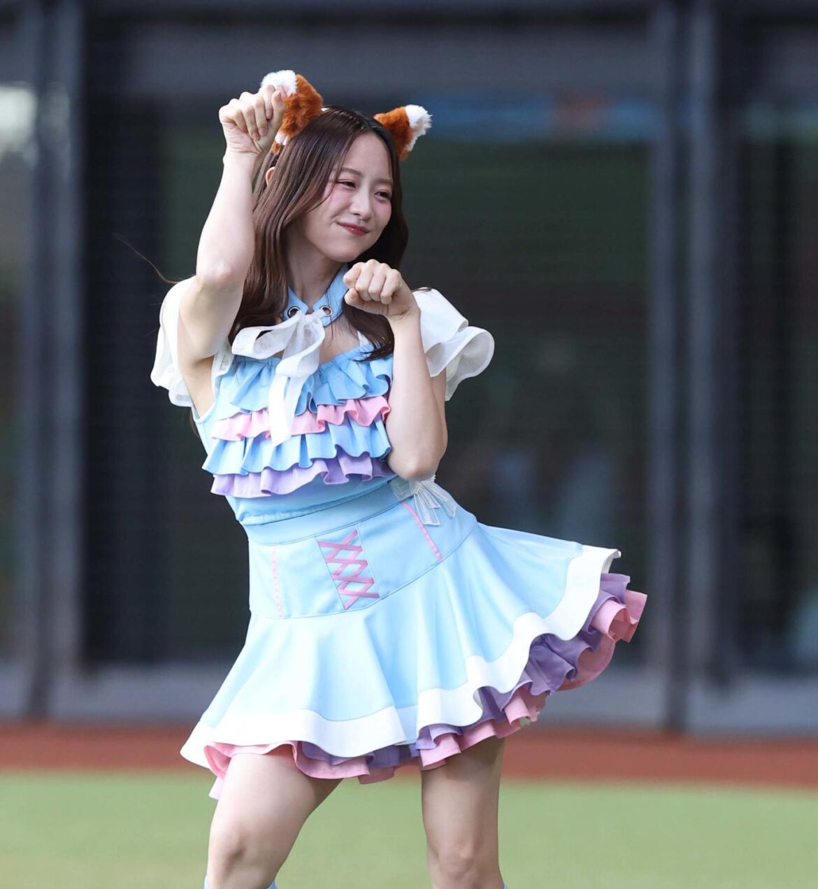 【日本ハム】森香澄きつねダンス「可愛すぎ」髪おろしファイターズガール限定衣装で笑顔振りまく（日刊スポーツ） - Yahoo!ニュース - Yahoo!ニュース