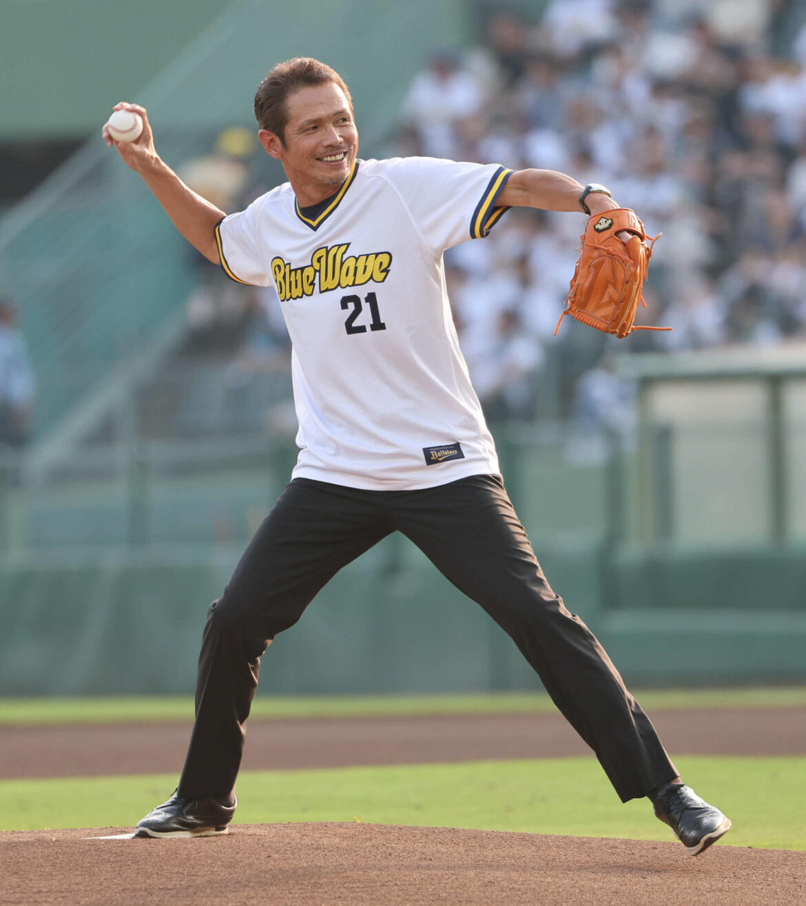 【オリックス】震災30年 野田浩司氏ノーバン始球式、ブルーウェーブ時代の95年復刻ユニ着用(日刊スポーツ) – Yahoo!ニュース – Yahoo!ニュース 【オリックス】震災30年 野田浩司氏ノーバン始球式、ブルーウェーブ時代の95年復刻ユニ着用(日刊スポーツ) - Yahoo!ニュース - Yahoo!ニュース