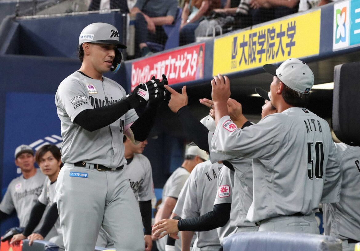 負ければ自力優勝の可能性が消滅するロッテ 2回にソトが先制の8号ソロ「しっかりコンタクト」（スポニチアネックス） - Yahoo!ニュース - Yahoo!ニュース