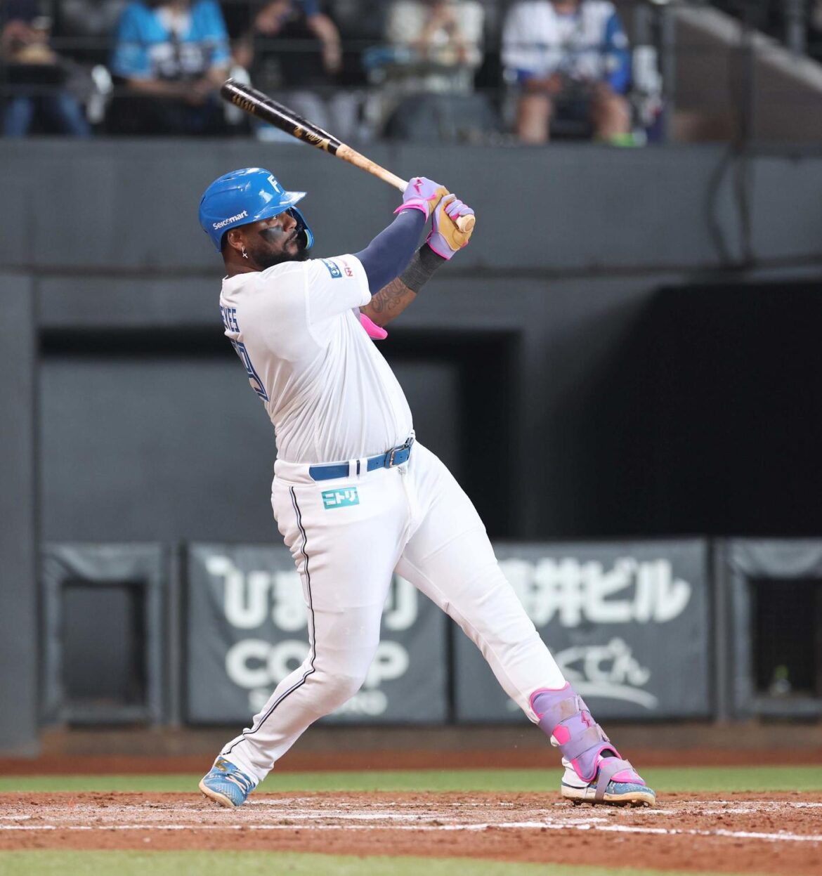 【日本ハム】怖いぐらいはまる新庄監督のアドバイス「右手を離す癖やめてほしい」レイエス満塁弾（日刊スポーツ） - Yahoo!ニュース - Yahoo!ニュース