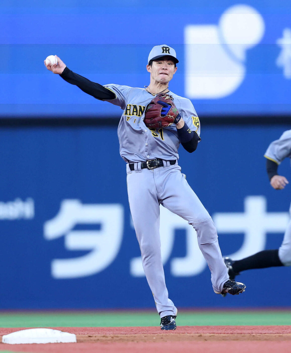 【阪神】右前打かと思われた当たりを二ゴロに!中野拓夢が一二塁間でダイビングキャッチ!(日刊スポーツ) – Yahoo!ニュース – Yahoo!ニュース 【阪神】右前打かと思われた当たりを二ゴロに!中野拓夢が一二塁間でダイビングキャッチ!(日刊スポーツ) - Yahoo!ニュース - Yahoo!ニュース