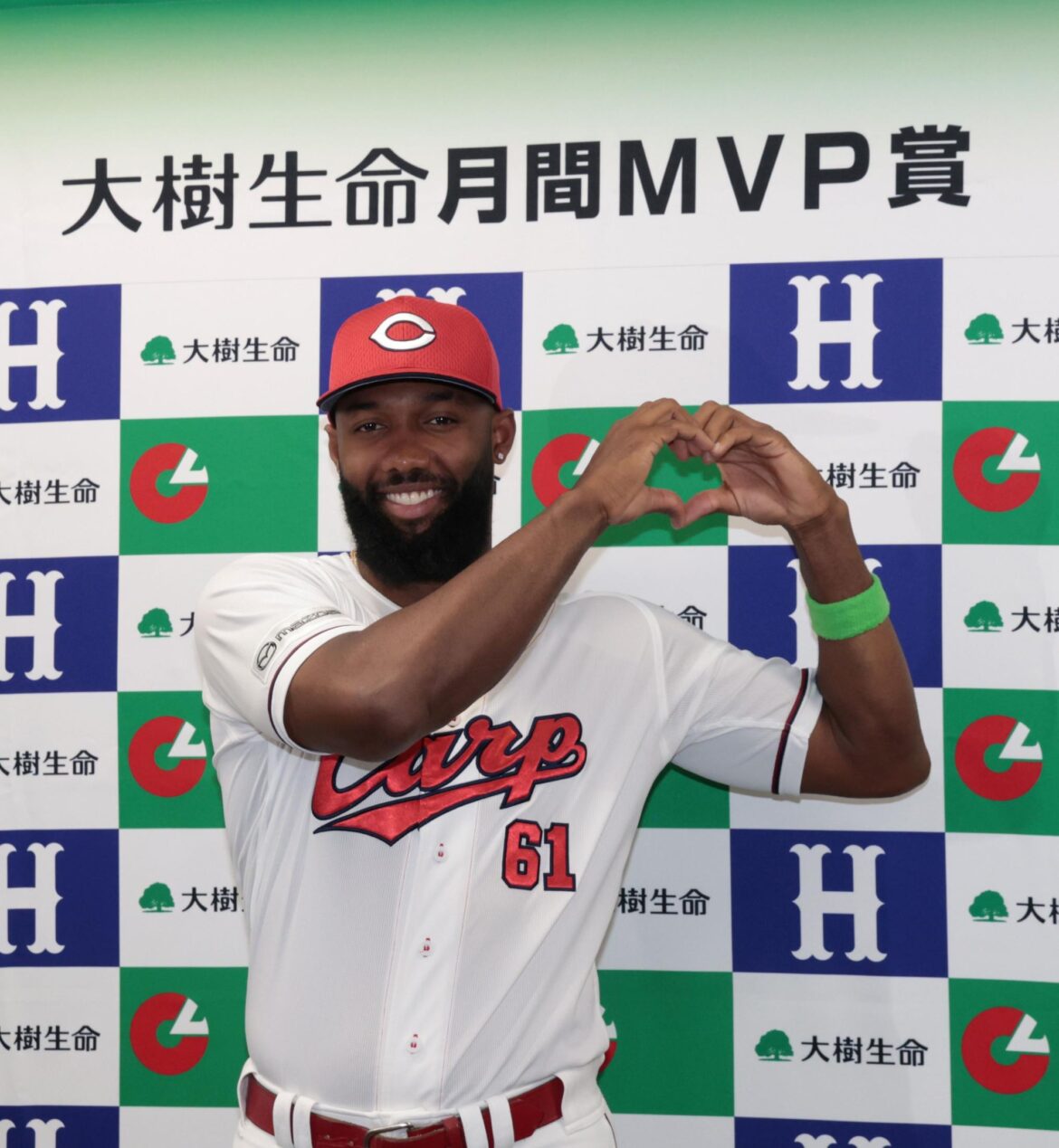 広島 ファビアンが月間ＭＶＰ受賞 広島の助っ人野手では１１年ぶりの快挙 賞金は「大事に使います」（デイリースポーツ） - Yahoo!ニュース - Yahoo!ニュース