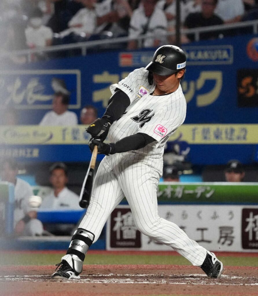 ロッテのドラ2宮崎竜成 うれしいプロ初安打！ 日本ハム清宮幸が記念球をロッテベンチに投げ歓声（スポニチアネックス） - Yahoo!ニュース - Yahoo!ニュース